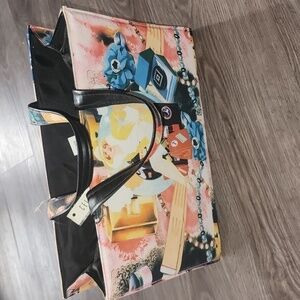 NWT Living Things Mfg ‘Celebrity’ Beaded Handbag Purse W/Matching Makeup…